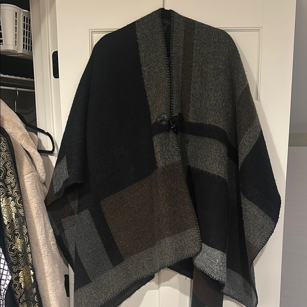 Chic Black and Gray Poncho